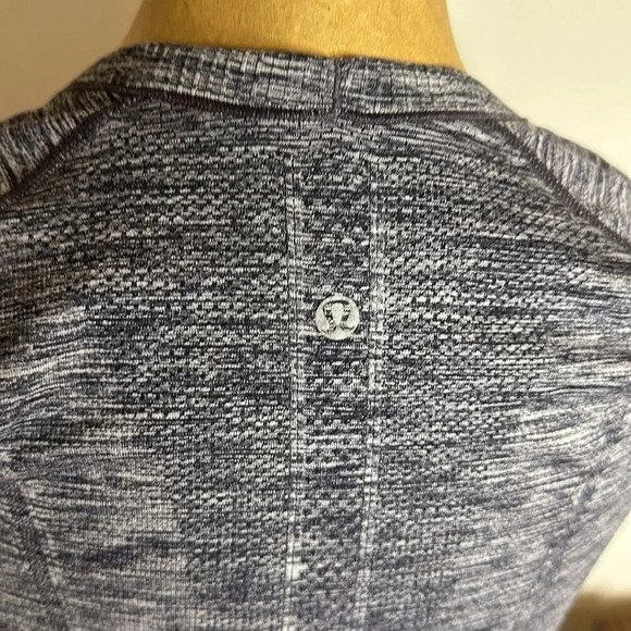 Lululemon 6 swiftly tech blue heathered short sleeve in great pre owned cond - Picture 4 of 8